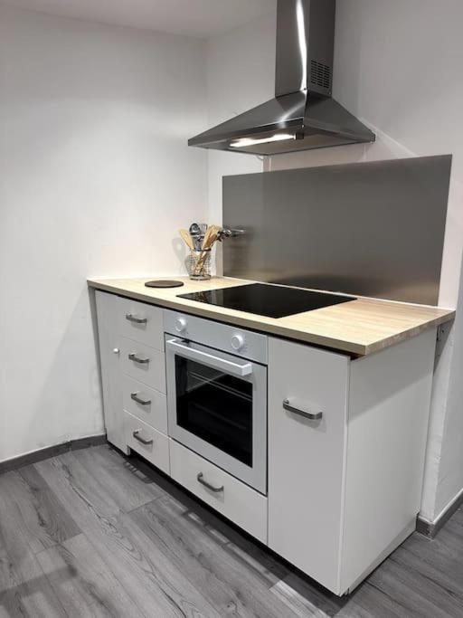 Appartement T4 En Hyper-Centre Bourgoin-Jallieu Extérieur photo