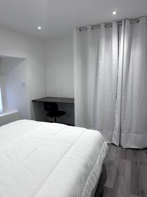 Appartement T4 En Hyper-Centre Bourgoin-Jallieu Extérieur photo