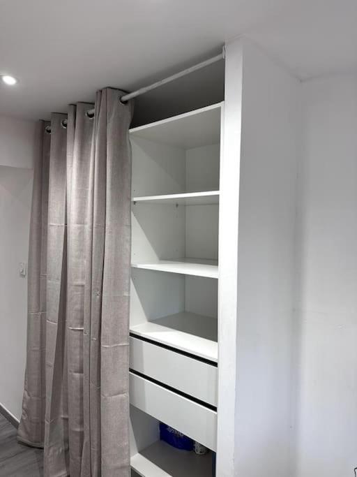 Appartement T4 En Hyper-Centre Bourgoin-Jallieu Extérieur photo