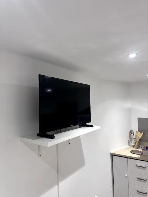 Appartement T4 En Hyper-Centre Bourgoin-Jallieu Extérieur photo